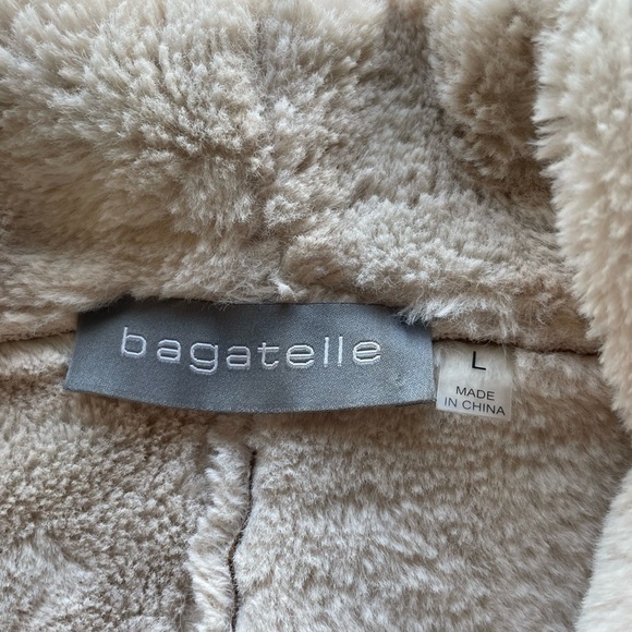 Bagatelle Vegan Leather Fleece-Lined Vest – Size Large - Picture 5 of 9